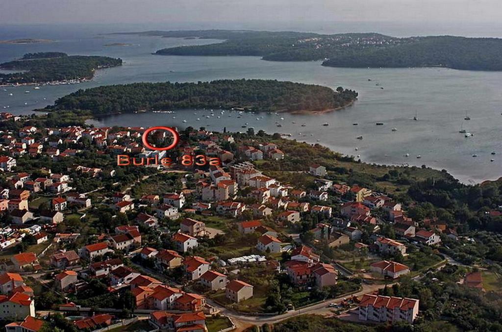Burle Apartment With Free Private Parking Medulin Exterior foto